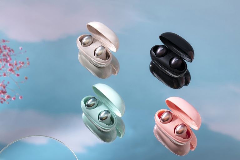 Conas a chuirtear an biorán luchtaithe i bhfeidhm ar chluasán nó earbuds TWS?