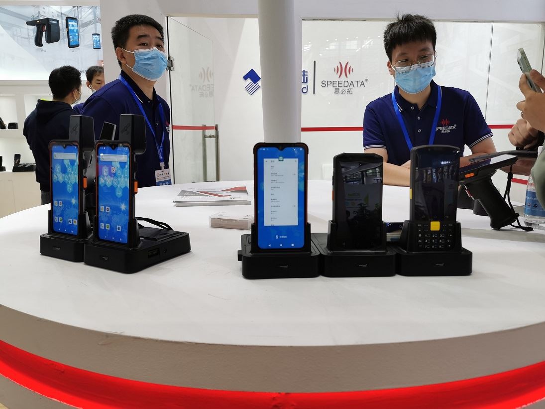 Baineann an bioráin Pogo muirir ard reatha le PDA